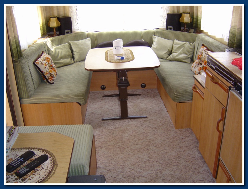 Kaeslin's Wohnwagen Wohnzi 1